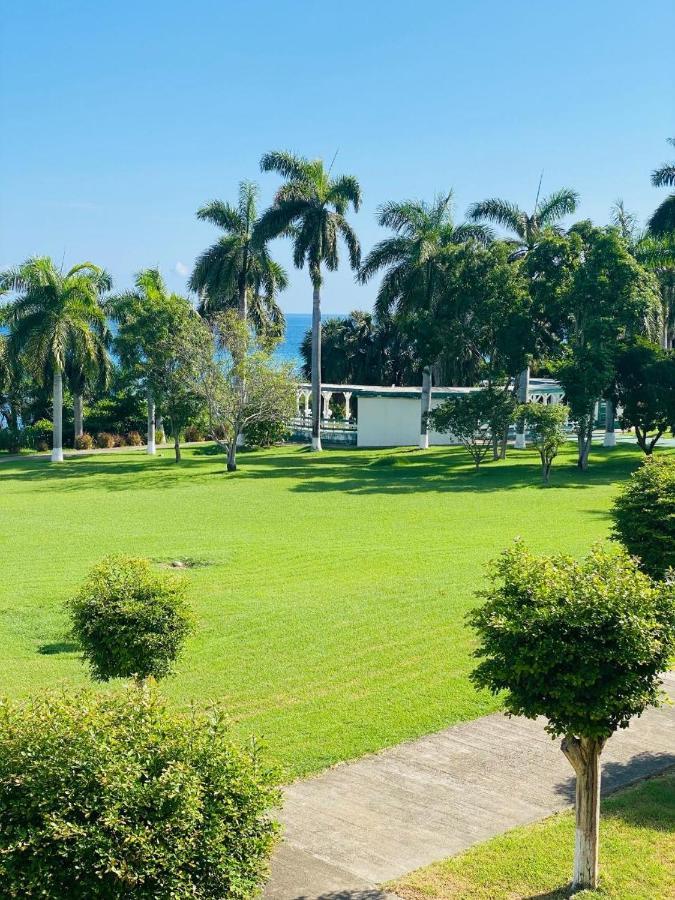 Seacastle deluxe studio Montego Bay Exterior foto