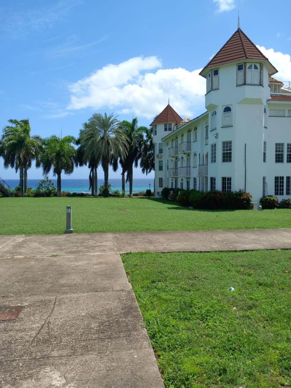 Seacastle deluxe studio Montego Bay Exterior foto