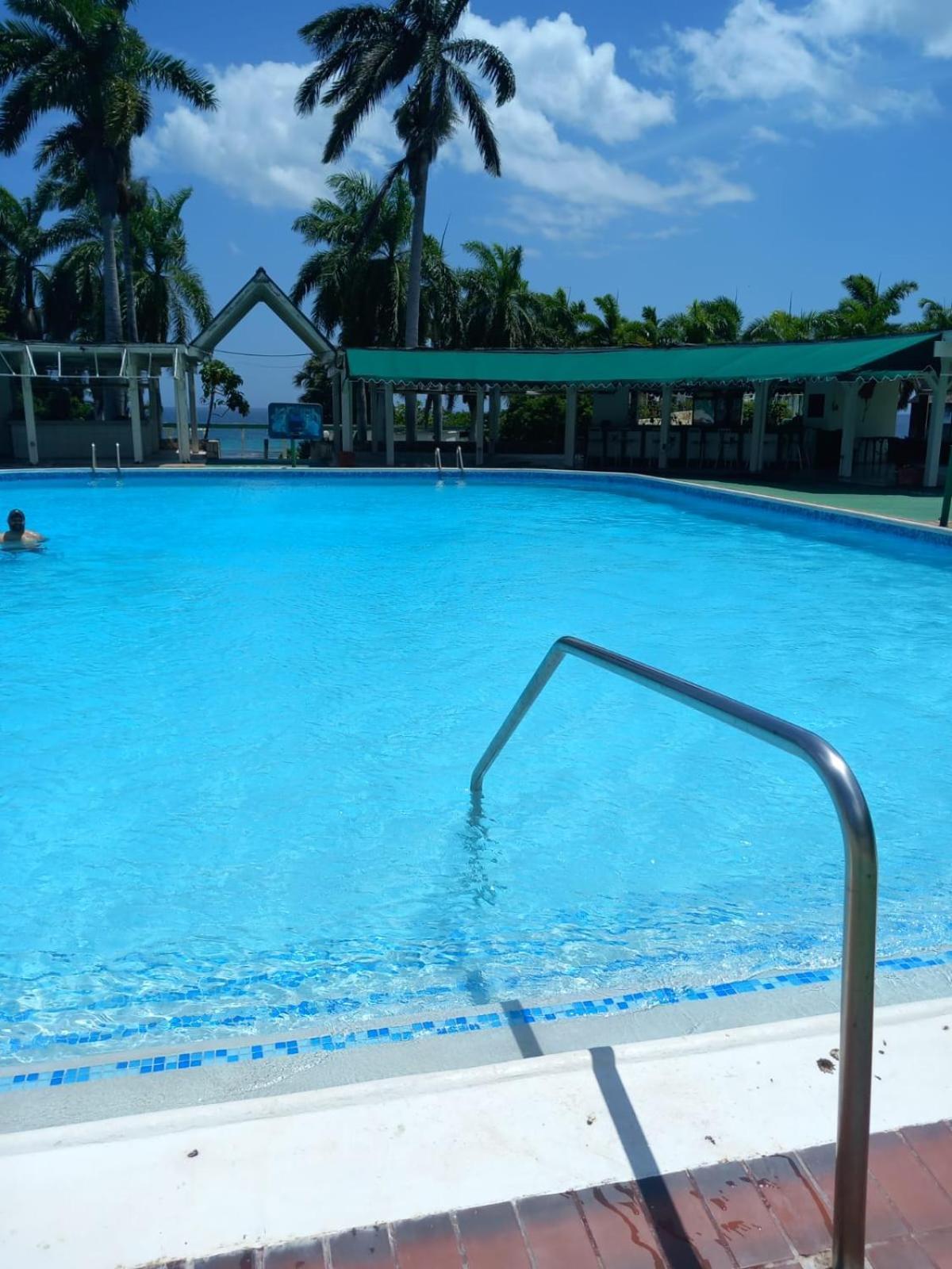 Seacastle deluxe studio Montego Bay Exterior foto